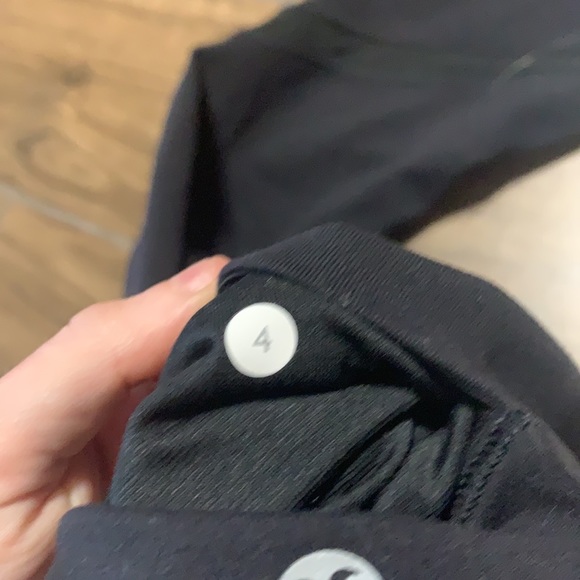 LuLulemon 21” leggings Black size 4 - Picture 5 of 5